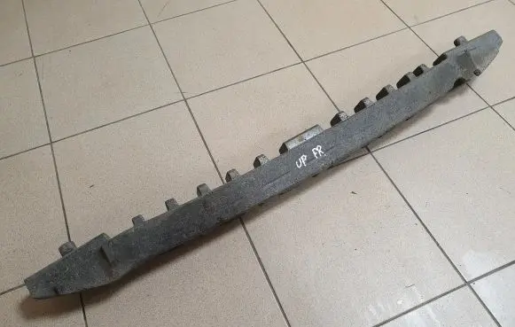 Front bumper foam support bar