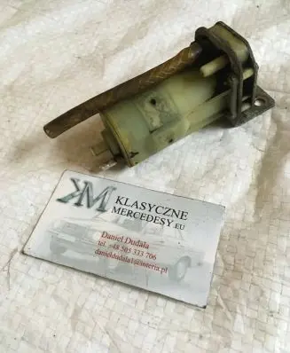 Mercedes-Benz 280 450 W116 Windscreen/windshield washer pump 0008693021