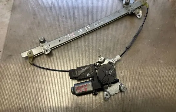 Nissan Navara Front door window regulator with motor 400846D 0846