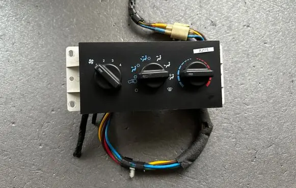 Jeep Cherokee XJ Climate control unit 55037426AD