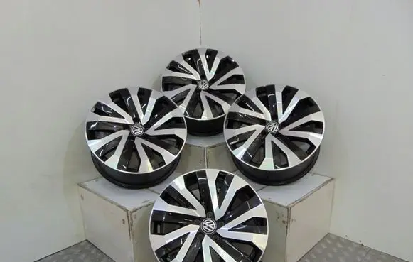 Volkswagen Touareg III R18 alloy rim 760601025M