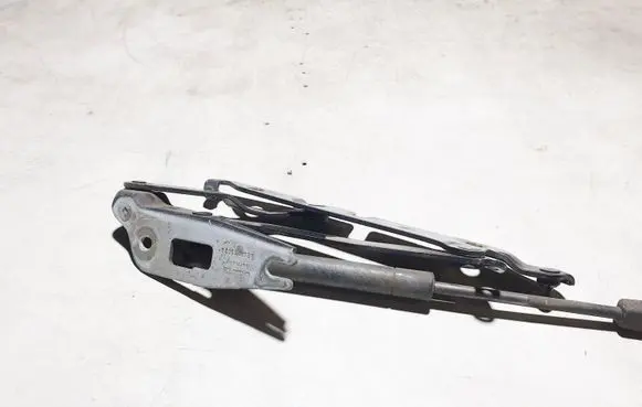 Audi A4 S4 B6 8E 8H Tailgate/trunk/boot hinge 8E5827302B