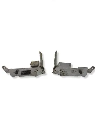 Volkswagen Transporter - Caravelle T4 Headlight/headlamp mounting bracket 