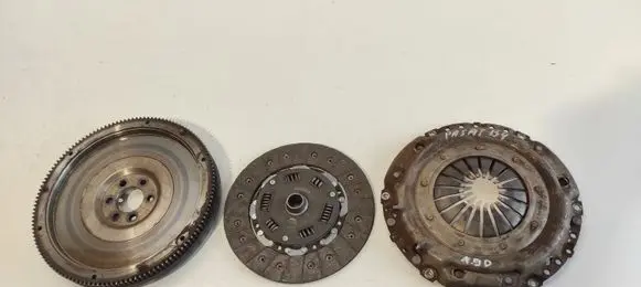Volkswagen PASSAT B4 Clutch set kit CLD141001A