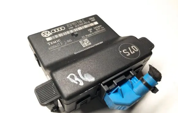 Volkswagen PASSAT B6 Gateway control module