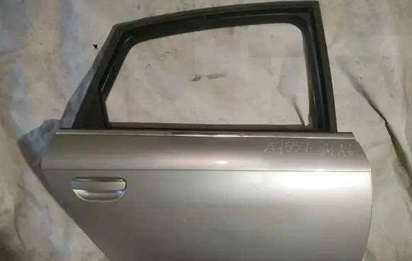 Audi A6 S6 C6 4F Rear door pilkos