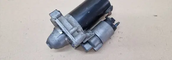 BMW 1 F20 F21 Starter motor 7638192