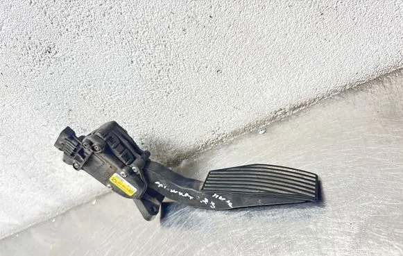 Opel Signum Accelerator throttle pedal 9186725 6PV00832201