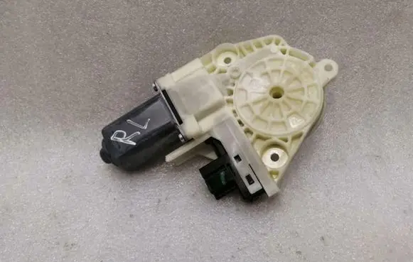 Porsche Panamera (970) Rear door window regulator motor 97062410201