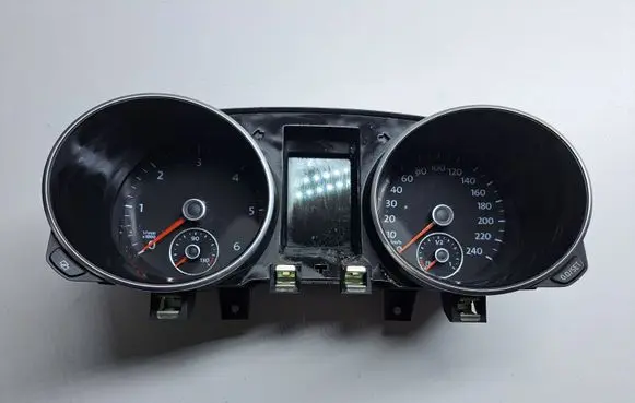 Volkswagen Golf VI Speedometer (instrument cluster) 5K0920871A VDD02415 1019012477