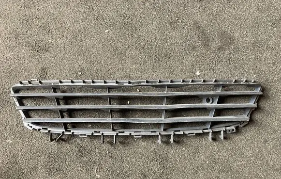 Opel Astra H Front bumper lower grill 24460271