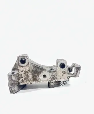 Engine mounting bracket
