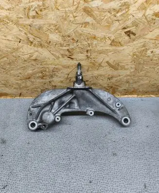 Opel Vivaro Gearbox mounting bracket 112332850R
