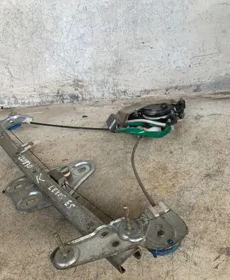 Lexus ES 250 - 300 - 330 Front door window regulator with motor