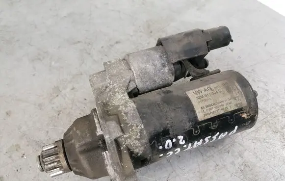 Volkswagen PASSAT CC Starter motor 02M911024C