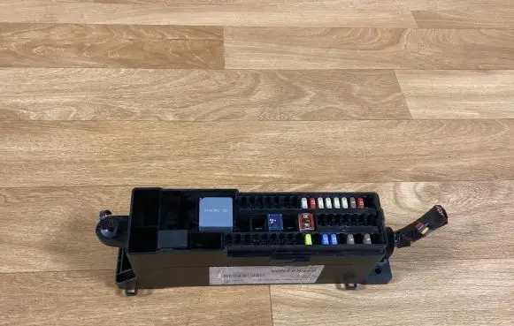 Ford C-MAX II Fuse module AV6T9A340AAA D6D9D12D2 901D28D412