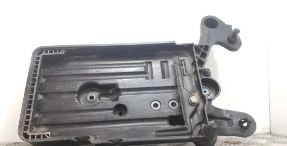 Seat Leon (5F) Battery tray 5Q0915321G 5Q0915331H