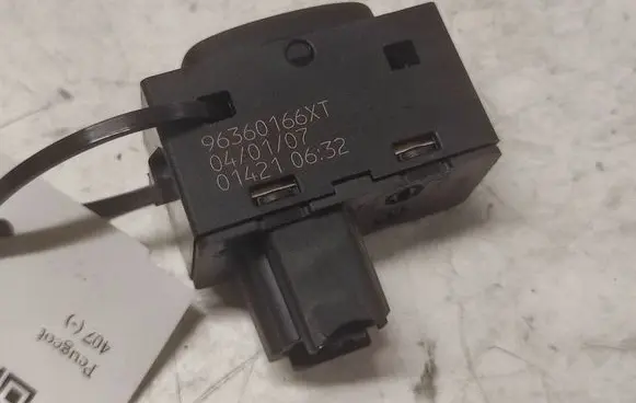Peugeot 407 Electric window control switch 96360166XT 01421