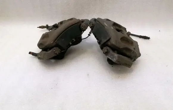 Mercedes-Benz E C207 W207 Front brake caliper A2044213581 A2044213681