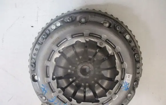 Renault Kadjar Clutch set kit 302103451R