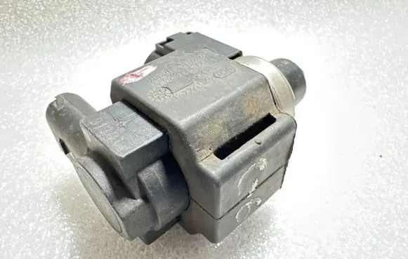 Audi A6 S6 C6 4F Turbo solenoid valve 059906628A