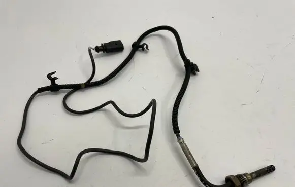 Volkswagen Phaeton Exhaust gas temperature sensor 059906088AD