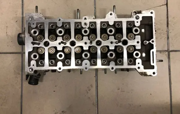 Opel Insignia A Engine head 55571949