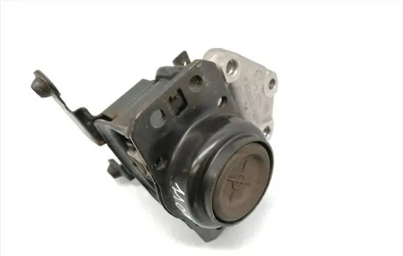 Peugeot Partner Engine mount bracket 796820267804