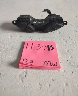 Ford Focus Other switches/knobs/shifts 98AG18K945H