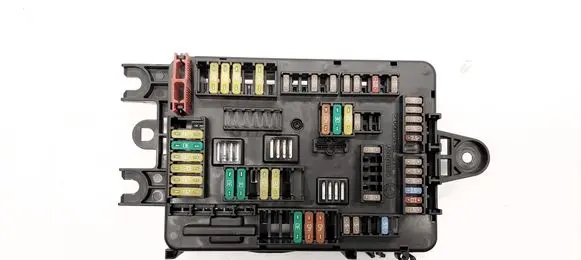 BMW 1 F20 F21 Fuse module 9389070