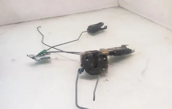 Subaru Legacy Front door lock