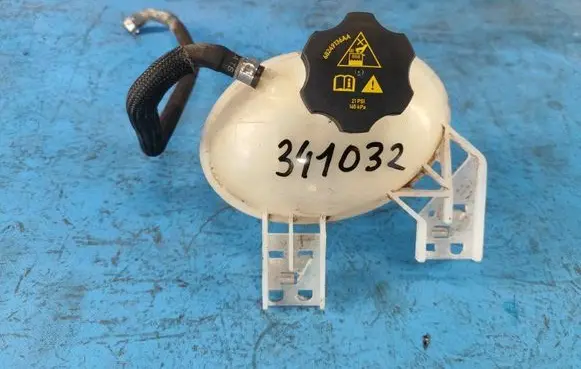 Jeep Compass Coolant expansion tank/reservoir 68289857AA