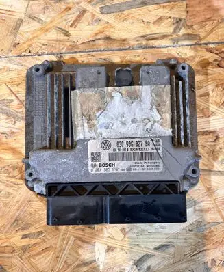 Volkswagen Golf VI Engine control unit/module 03C906027BA