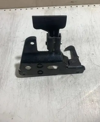 Audi A6 S6 C6 4F Engine bonnet/hood lock/latch loop/hook 4F0823480B