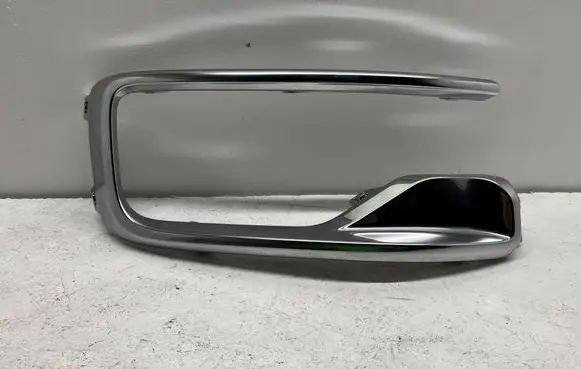 Jeep Grand Wagoneer Under headlight/headlamp trim PC11195 6UG08TRMAA N5902