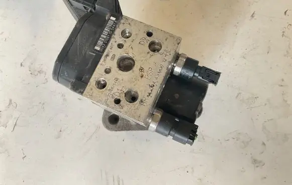 Mercedes-Benz A W168 ABS Pump A0044310912