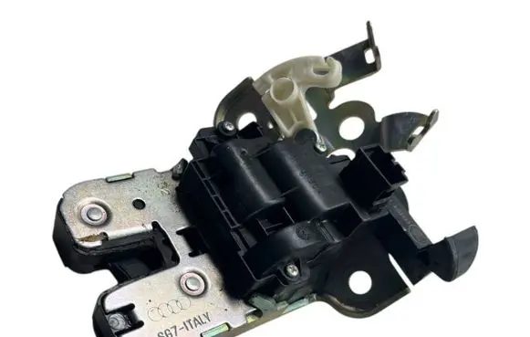 Skoda Fabia Mk3 (NJ) Tailgate lock latch 5E0827505A 155511B