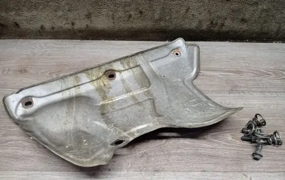 Volvo V70 Exhaust heat shield 30713157