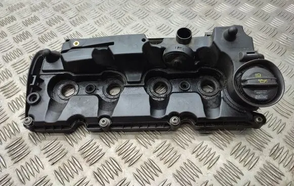 Volkswagen Golf VII Rocker cam cover 04L103475A 04L103469A