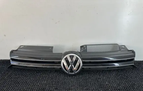 Volkswagen Golf VI Front grill 5K0853653 5K0853651