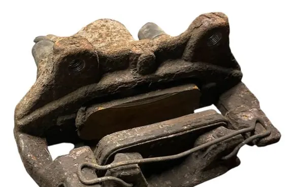 Renault Clio IV Front brake caliper 