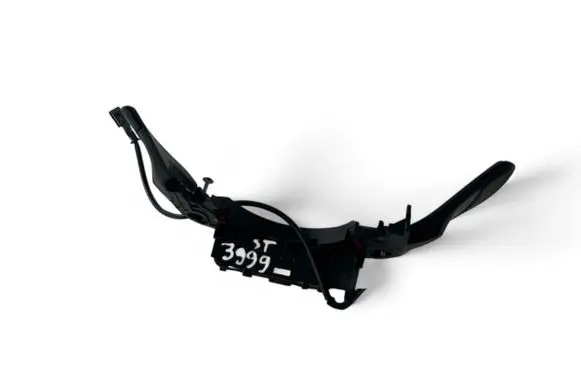 Peugeot 508 II Steering wheel adjustment switch 6243E4