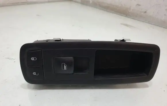 Chrysler Town & Country V Electric window control switch 10035067