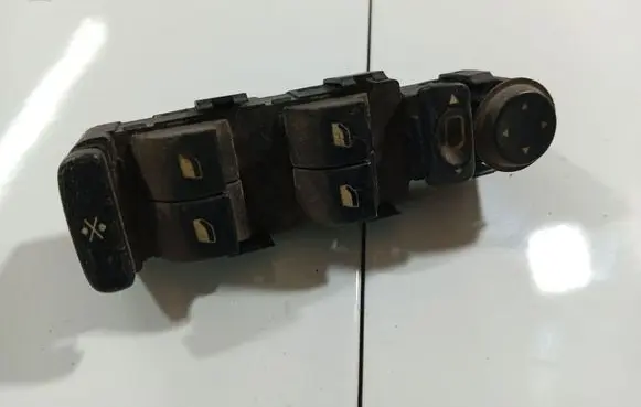 Peugeot 307 Electric window control switch 96351623XT