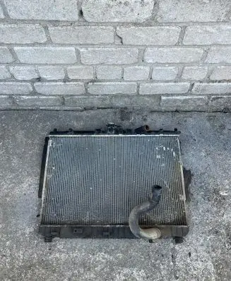 KIA Carens I Coolant radiator