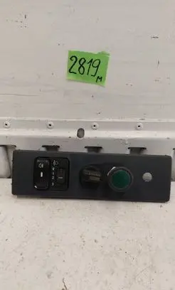 Mercedes-Benz Sprinter W901 W902 W903 W904 Headlight level height control switch 9016891008