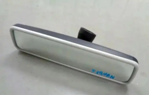 Volkswagen Tiguan Rear view mirror (interior)