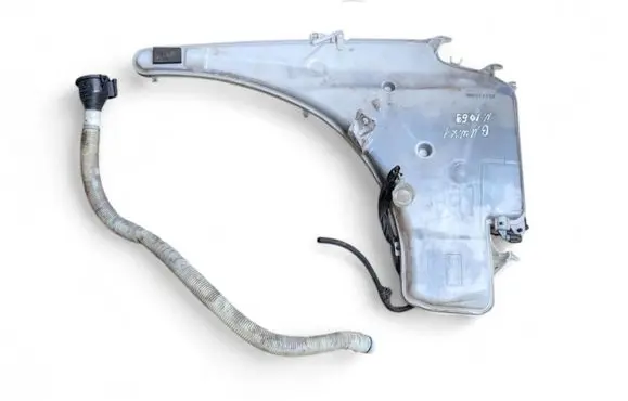 Windshield washer fluid reservoir/tank