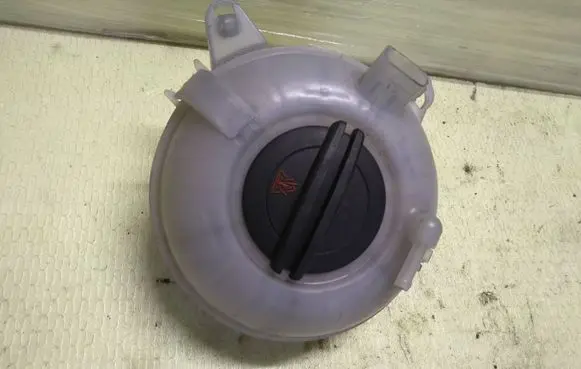 Volkswagen Golf VII Coolant expansion tank/reservoir 5Q0121407G