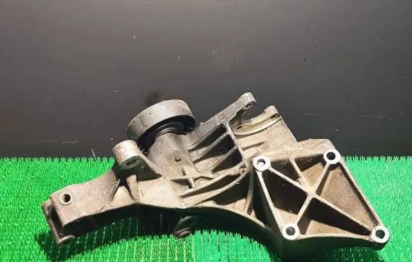 Volkswagen Transporter - Caravelle T4 Generator/alternator bracket 074260885A MWK12291